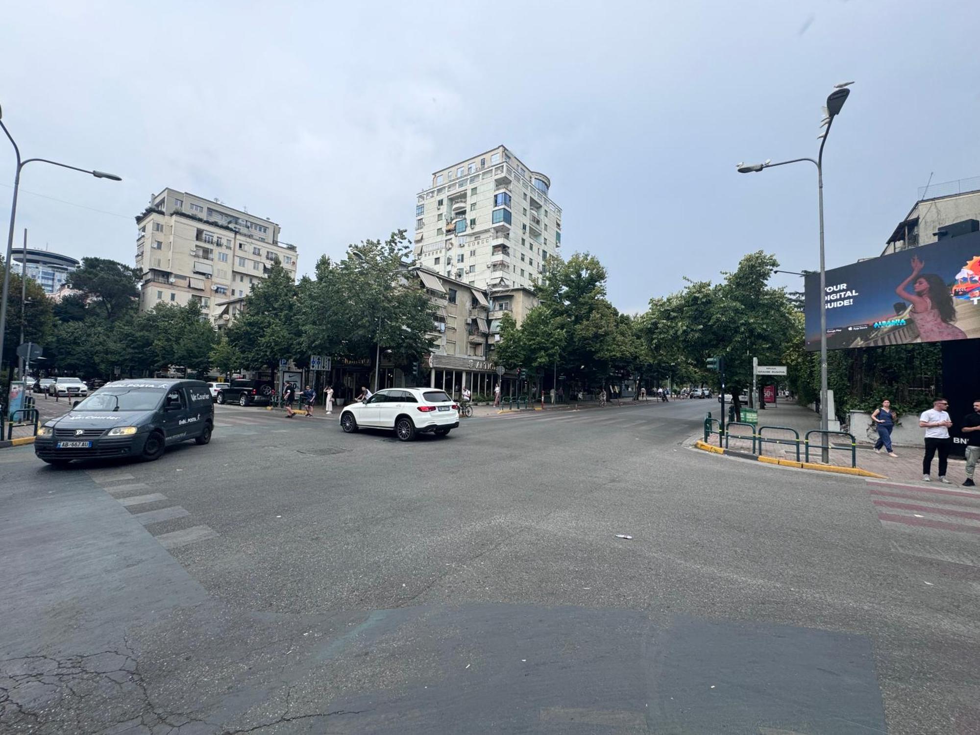 The Hidden Gem Of Blloku Apartment Тирана Екстериор снимка